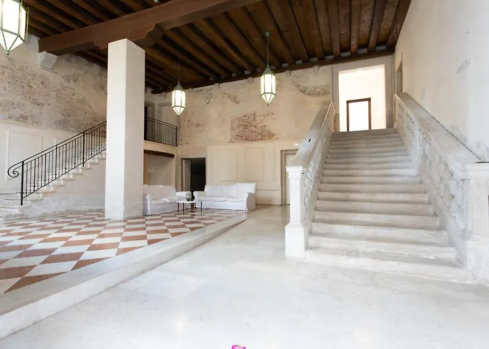 Infinite House Ca\' Vendramin